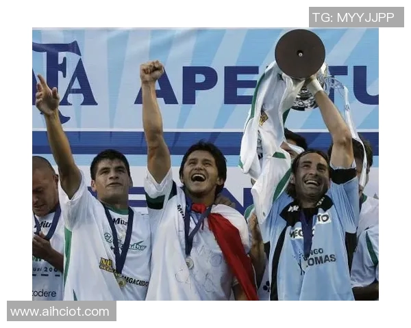 班菲尔德与圣菲的精彩对决揭示足球战术与团队精神的完美结合